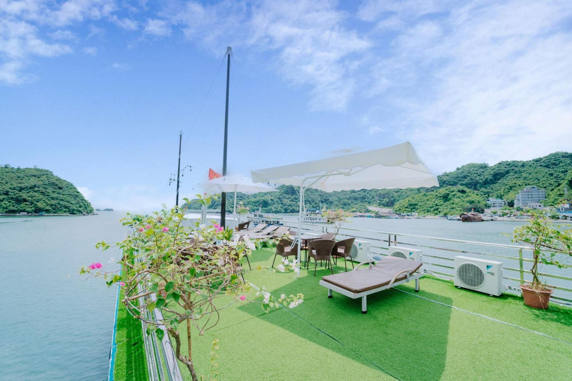 Venezia Boutique Cruises - Catba Island Hotel Chan Chau Bagian luar foto