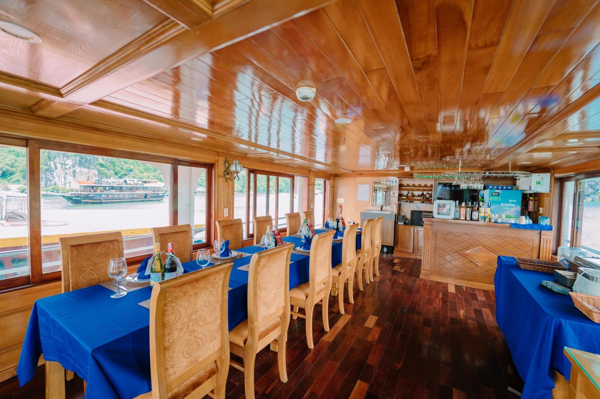 Venezia Boutique Cruises - Catba Island Hotel Chan Chau Bagian luar foto
