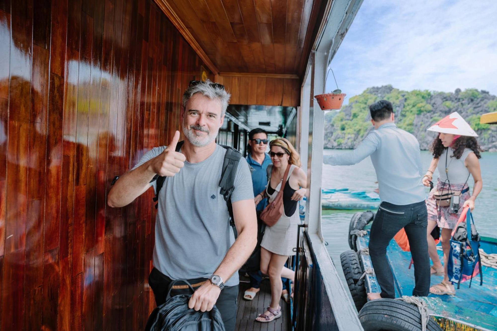 Venezia Boutique Cruises - Catba Island Hotel Chan Chau Bagian luar foto