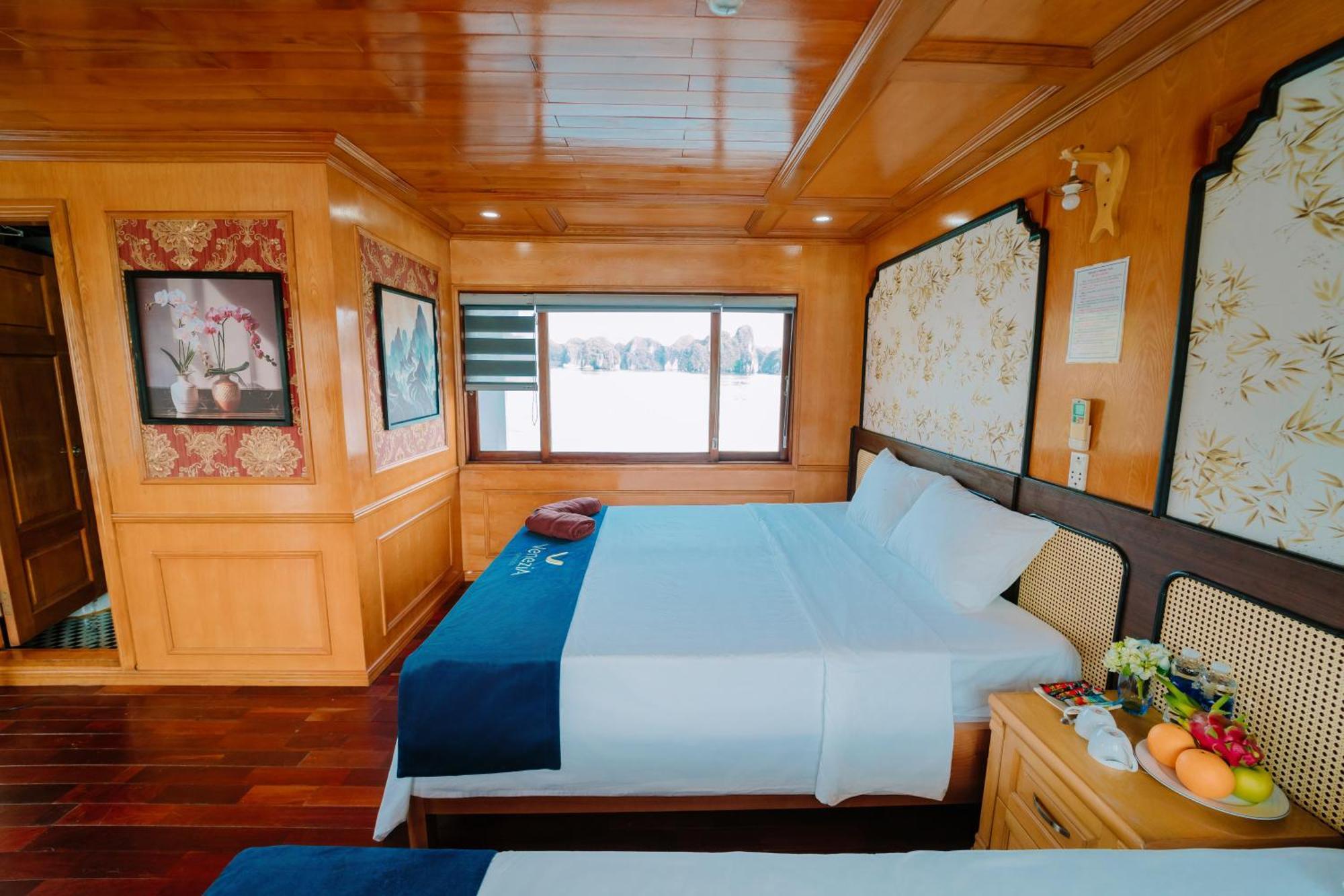 Venezia Boutique Cruises - Catba Island Hotel Chan Chau Bagian luar foto