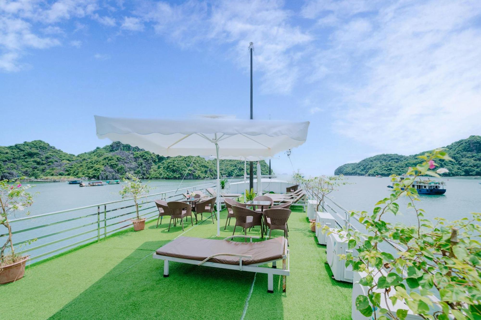 Venezia Boutique Cruises - Catba Island Hotel Chan Chau Bagian luar foto